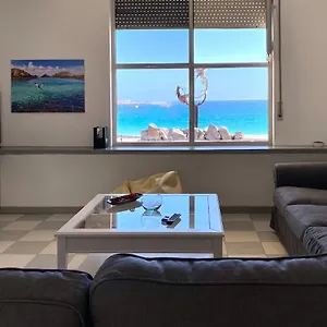 https://duplex-con-vistas-en-primera-linea-de-playa.in-canary-islands.com